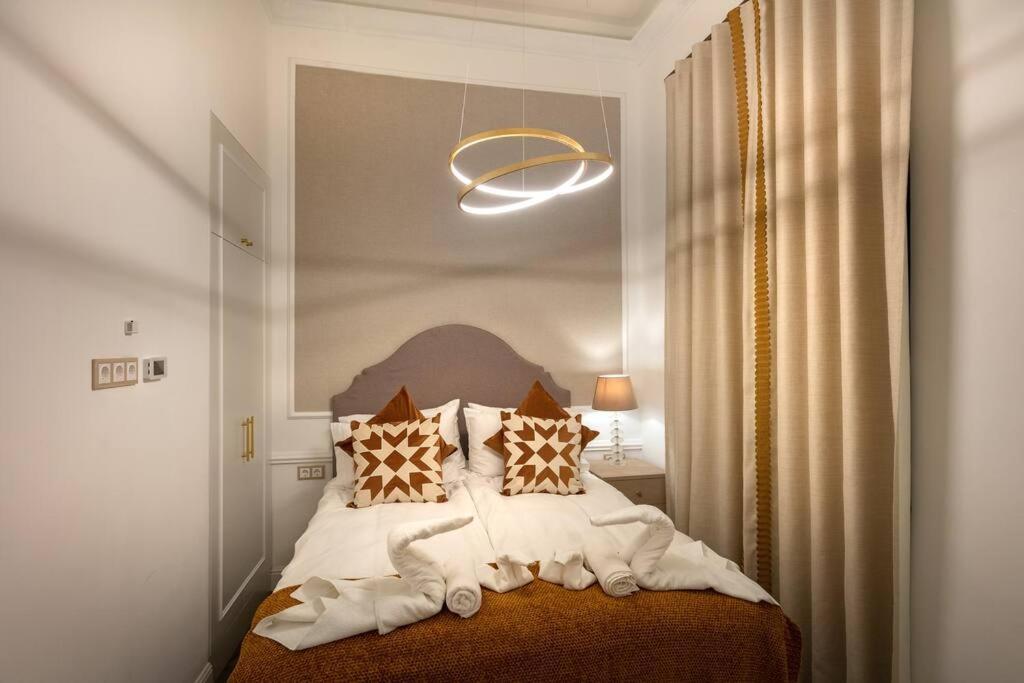 Lägenhet Orangehomes Luxury Next To Gellert Hill