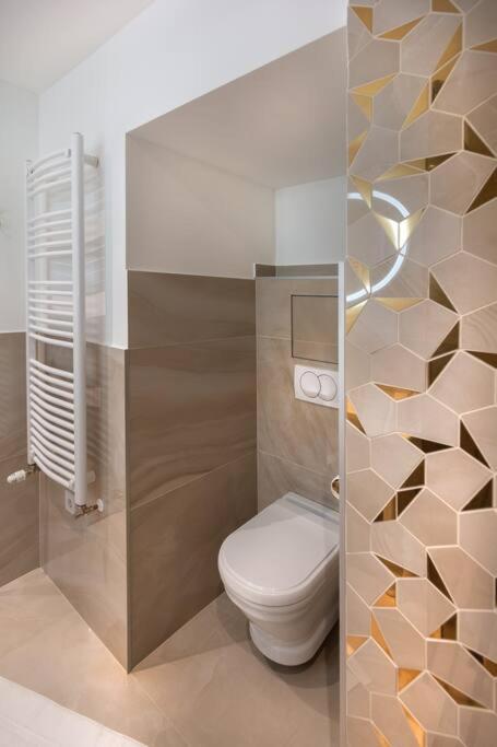 Orangehomes Luxury Next To Gellert Hill Apartment