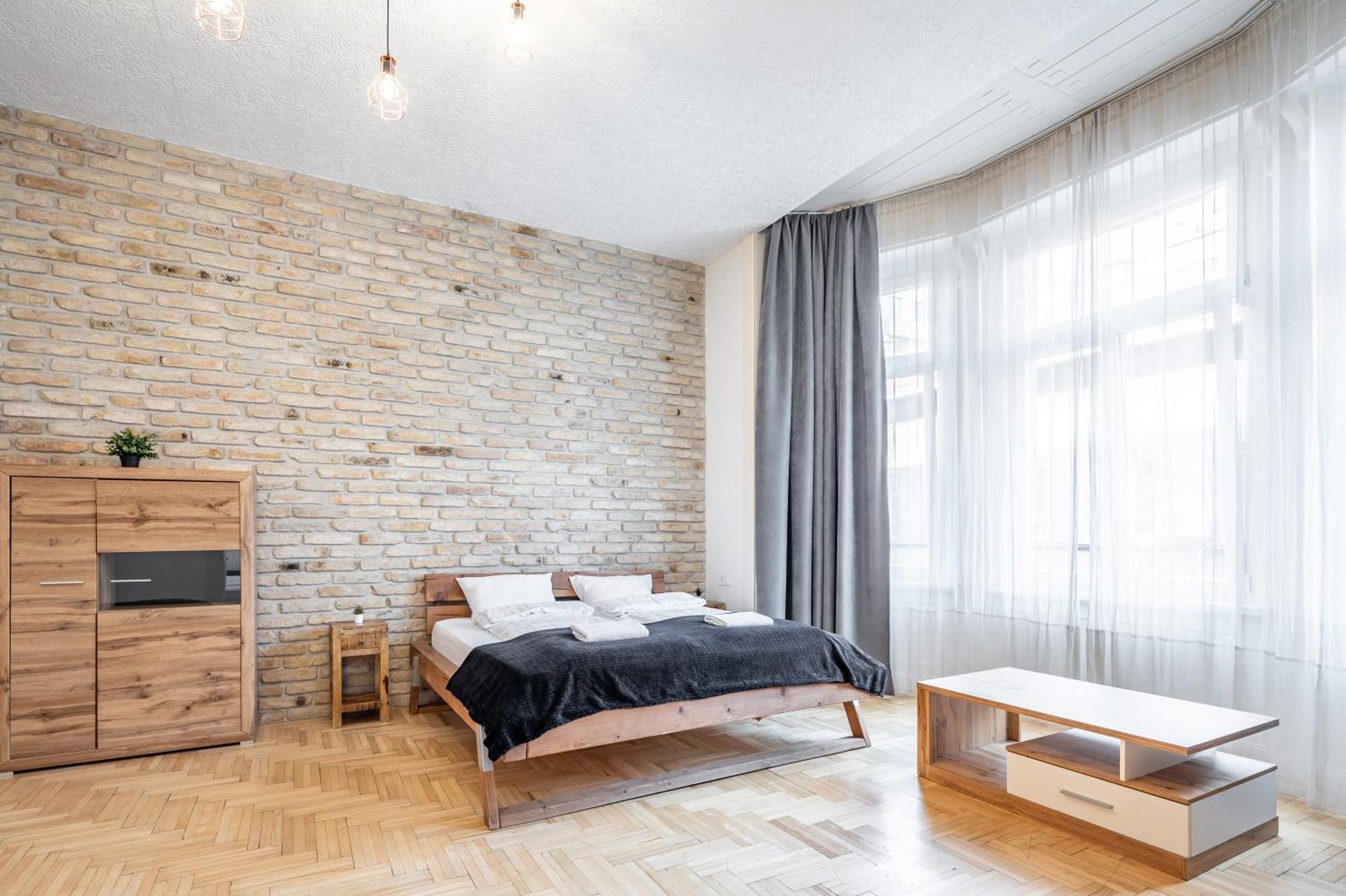 Luxurious At Center Apartment Budapest
