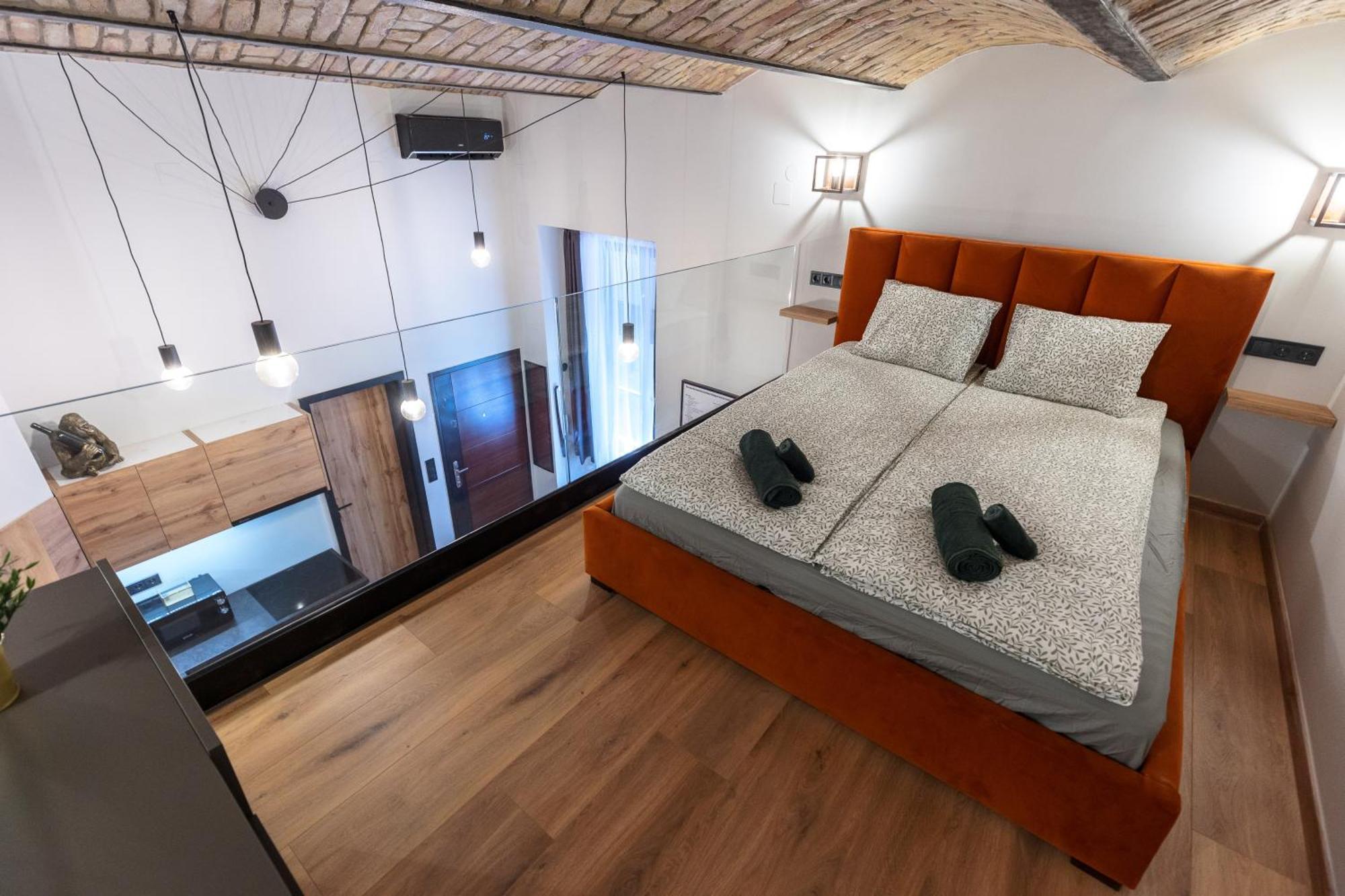 Parliament Dream Apartment!