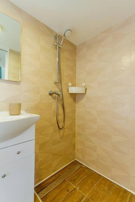 Kazinczy New Life By Nw * Budapest