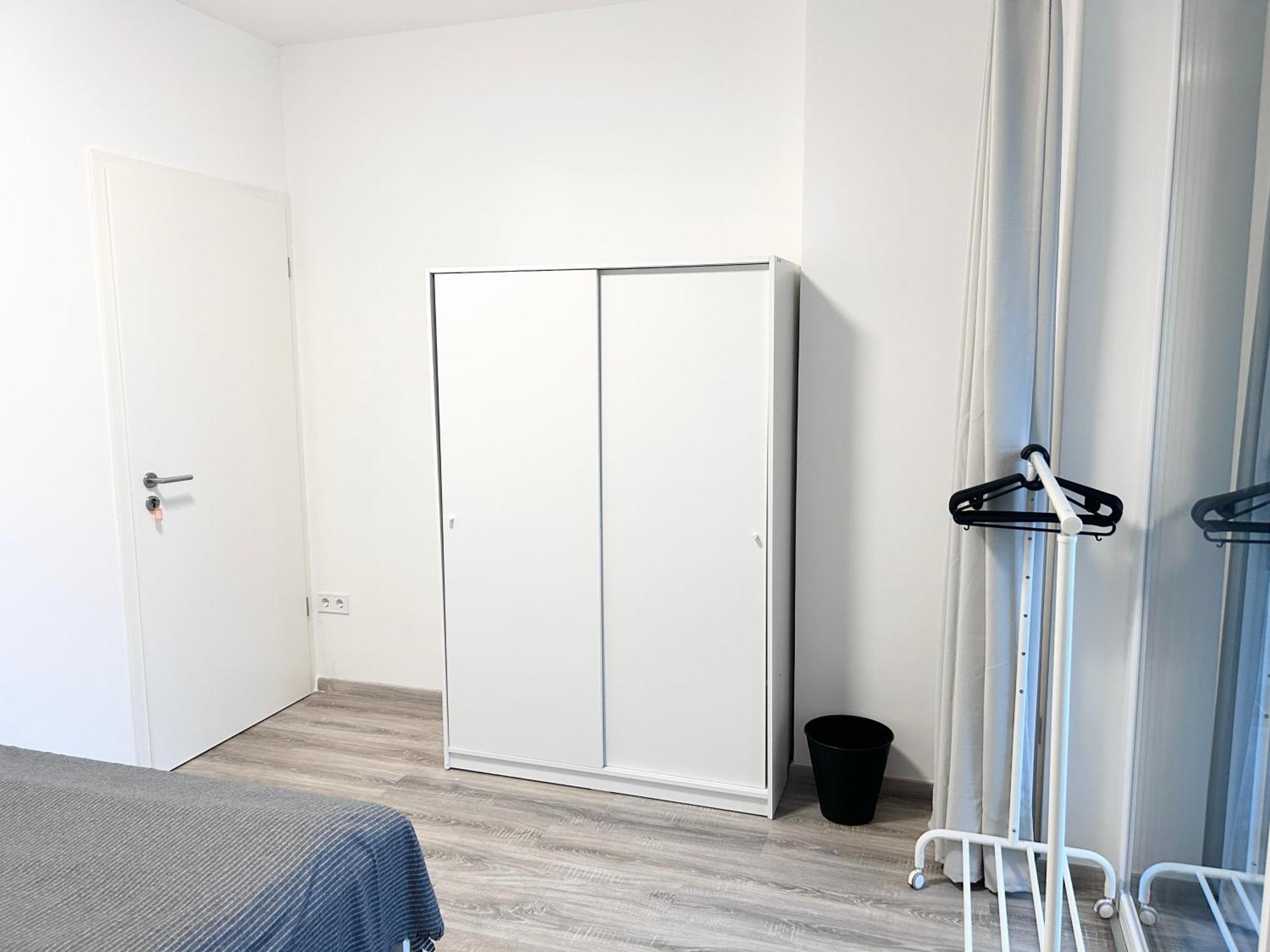 New 2022 Family&friends Downtown Ac 3br 2ba Free Parking Big Balcony Near Metro&train Station Self Check-in Budapest
