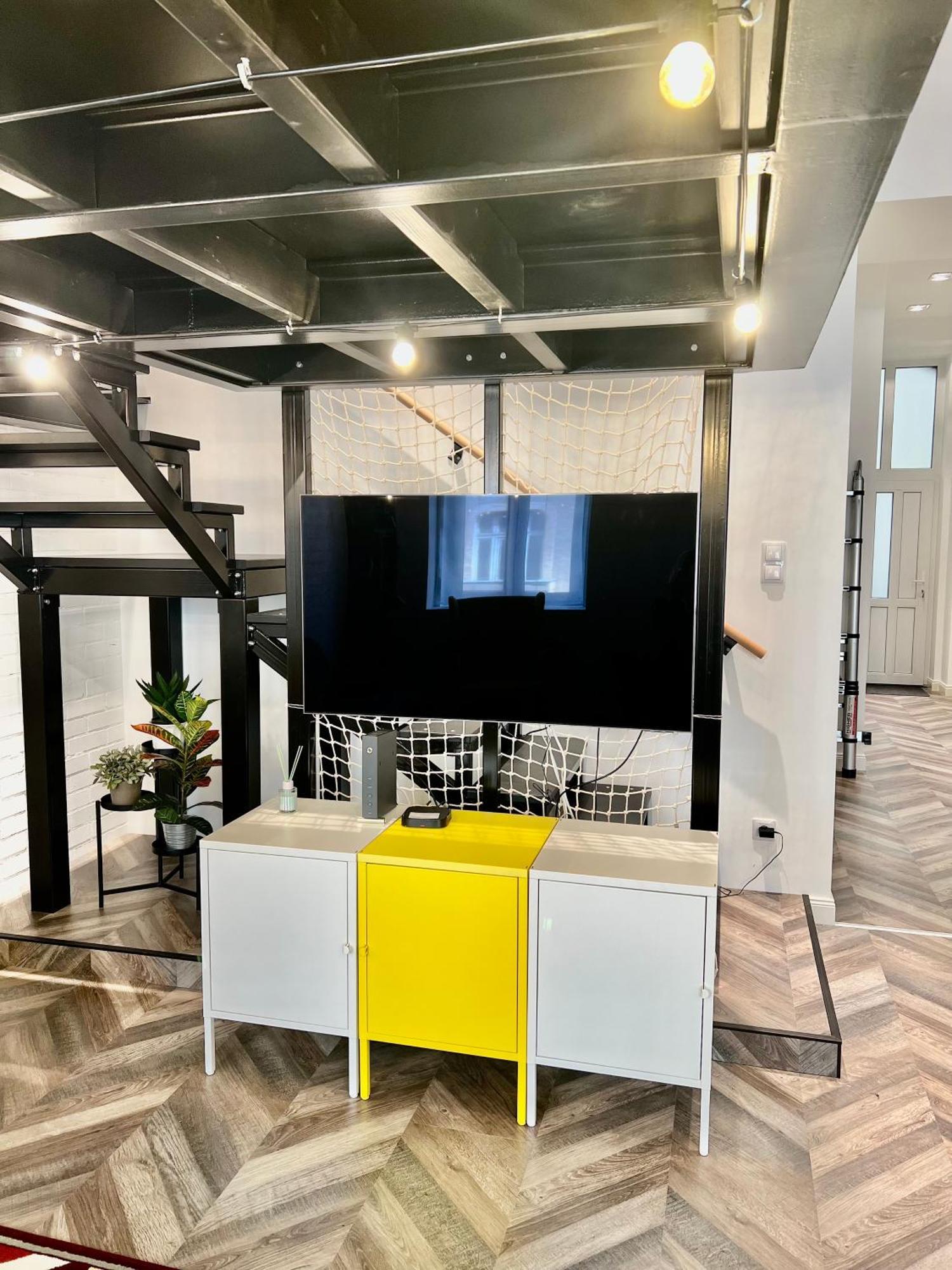 Apartamento Awesome Loft - King Street Budapest