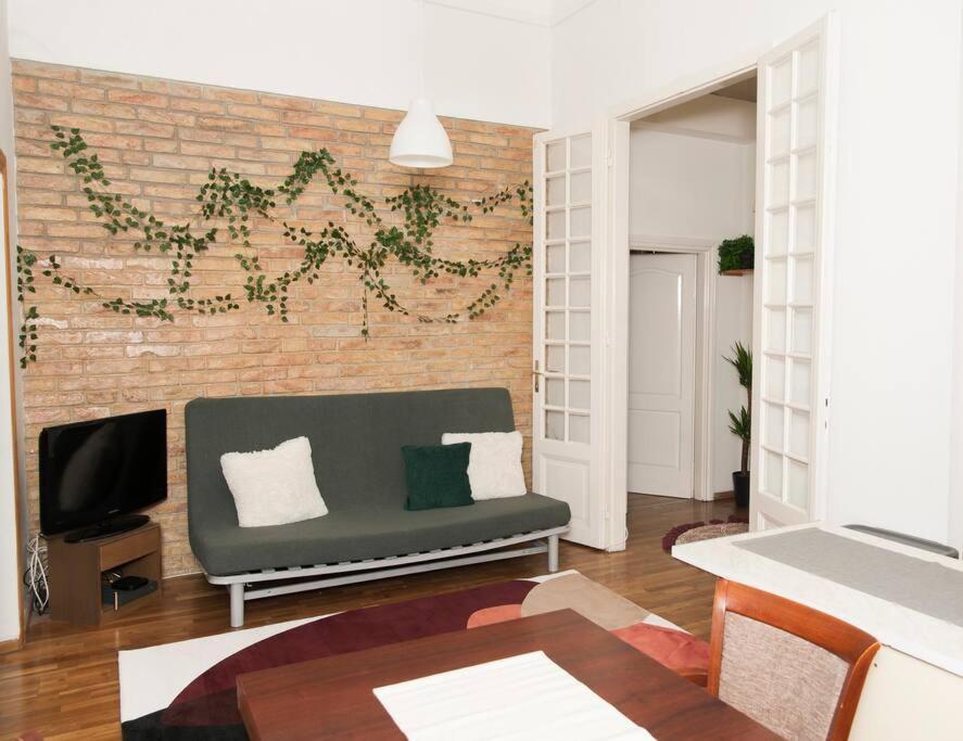 Apartment Nest Synagogue *