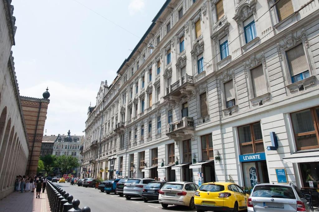 Nest Synagogue Apartment