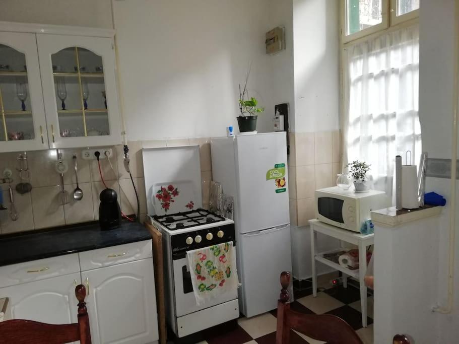 Rozsa Lak Budapest