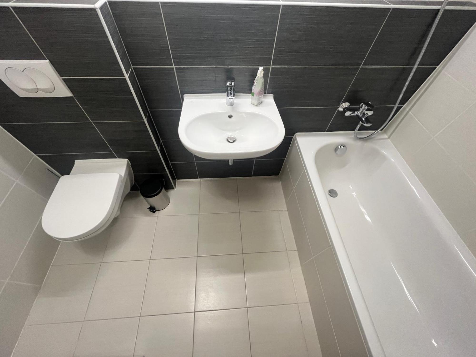 Mega Sale - Book Now - Corvin Royal Apartmán Budapešť