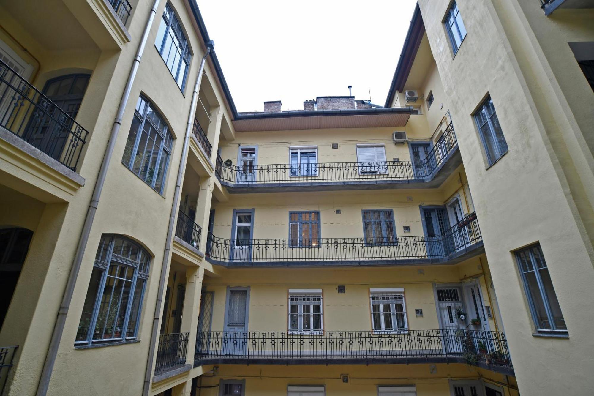 Luxuryflat Near Centre On118 Sqm, 3br,2bth,8bed,ac