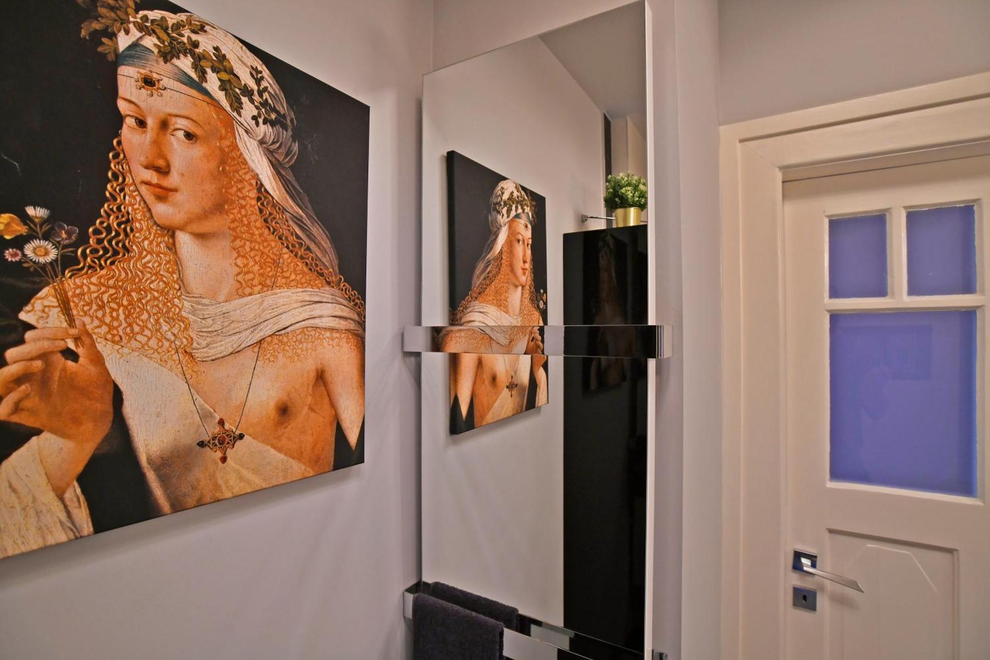 Luxuryflat Near Centre On118 Sqm, 3br,2bth,8bed,ac Budapest