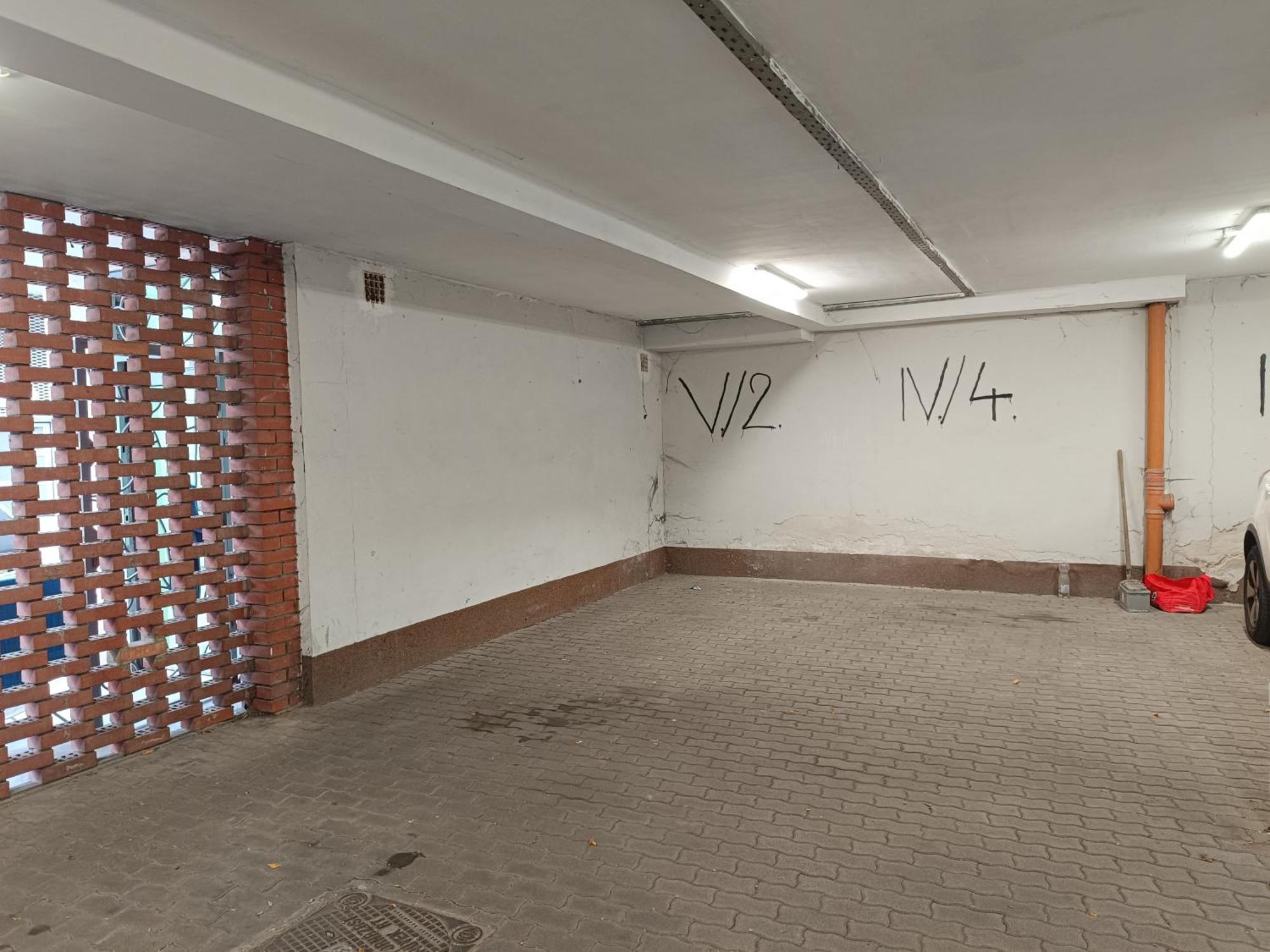 Center Penthouse - Huge Terrace And Free Parking - Tram/metro - Ac *