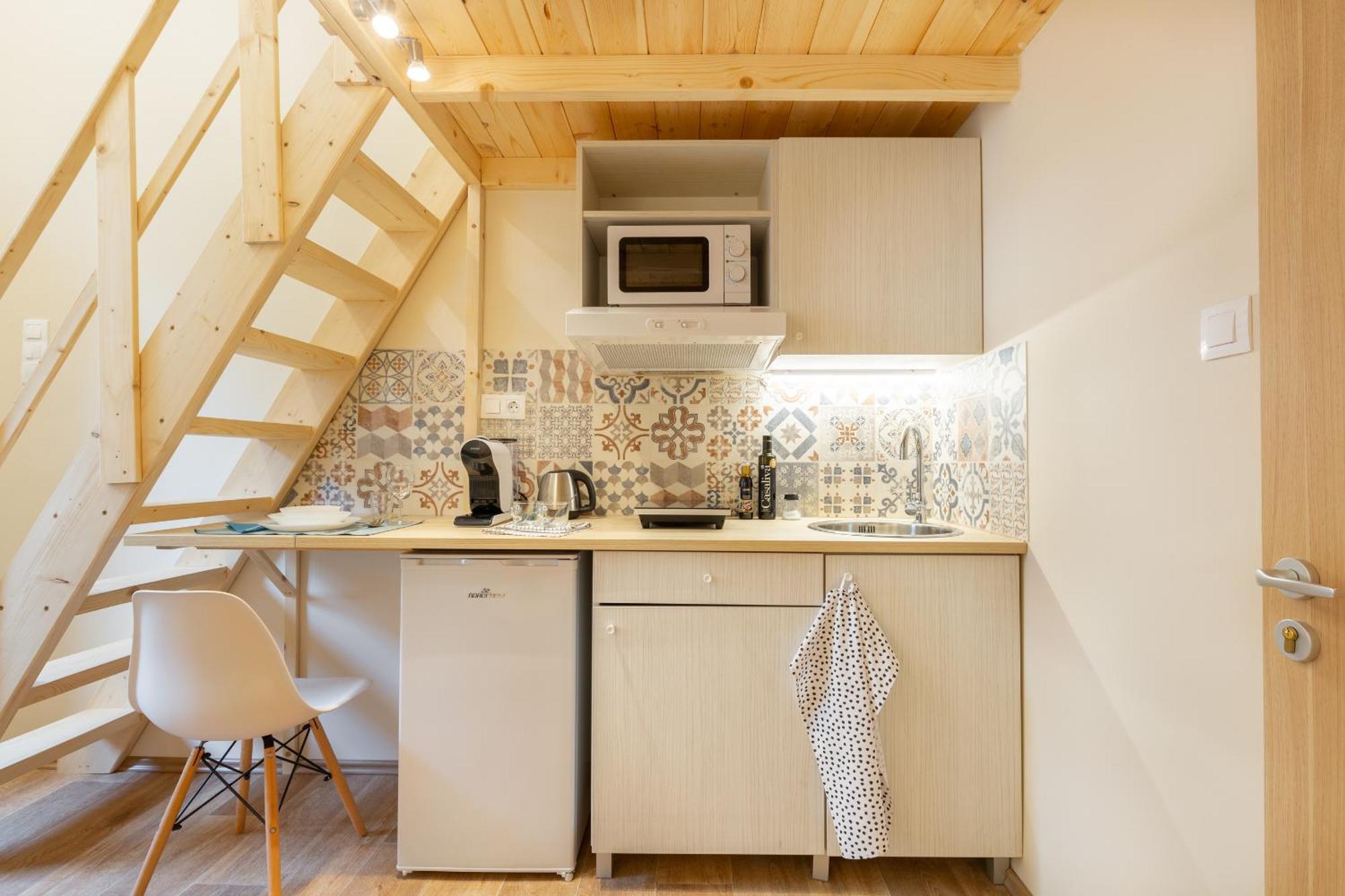 Mezzanine - Air Conditioned *