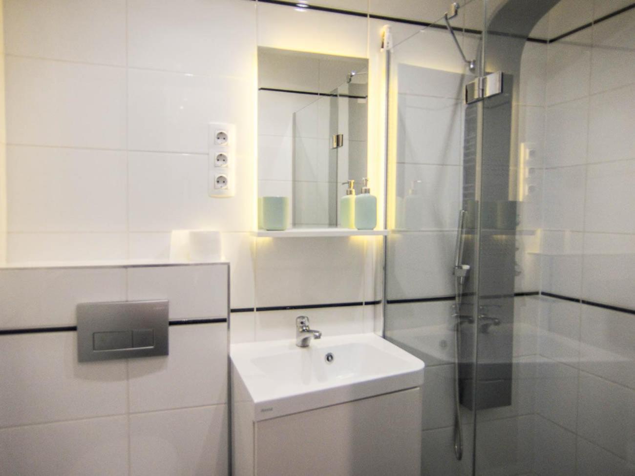 Goldcentral Akacfa * Budapest