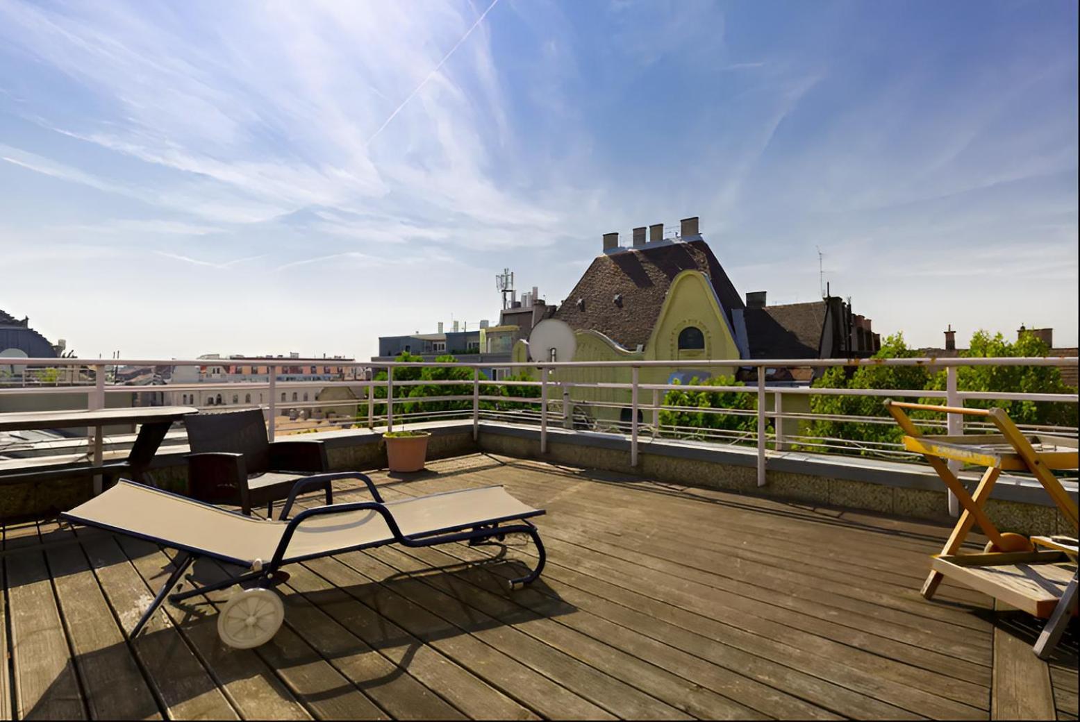 Liszt Ferenc Ter Inner-city Flat Budapest