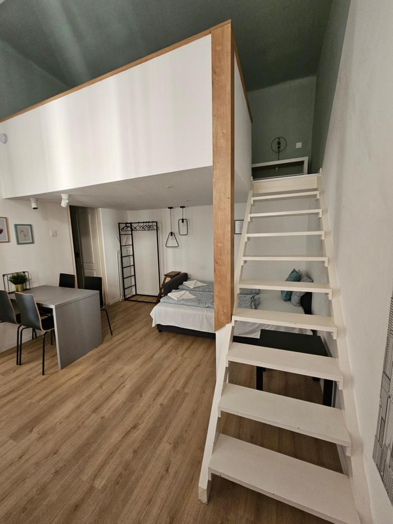 Stylish Westend Apartment Budapest