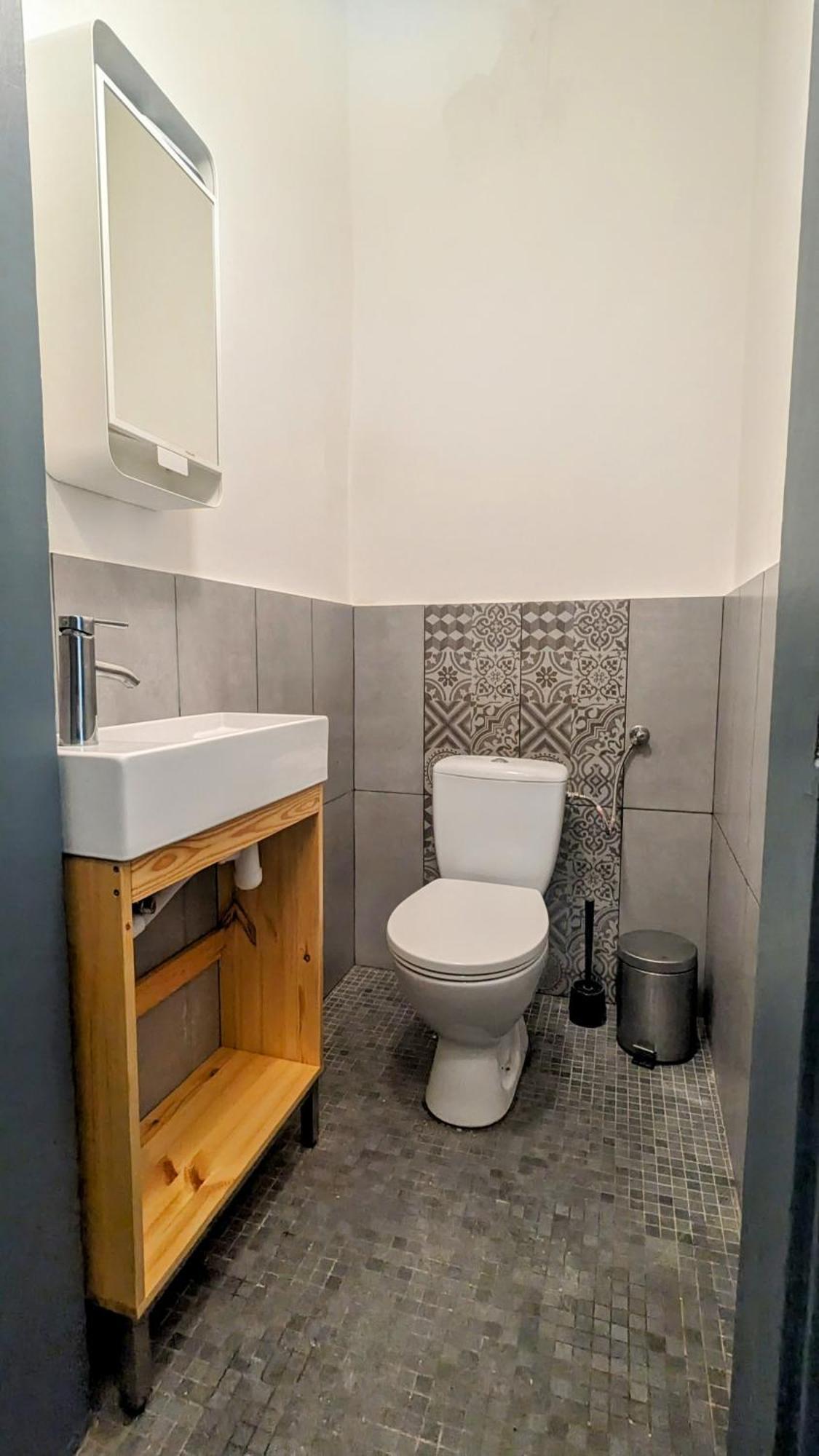 King Of Hearts Apartment