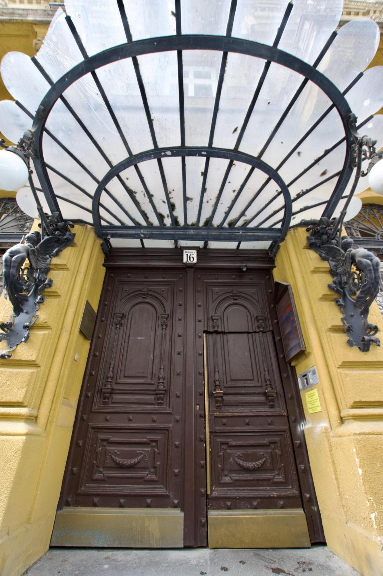 Premium By Hi5- Close To Parliament Budapest