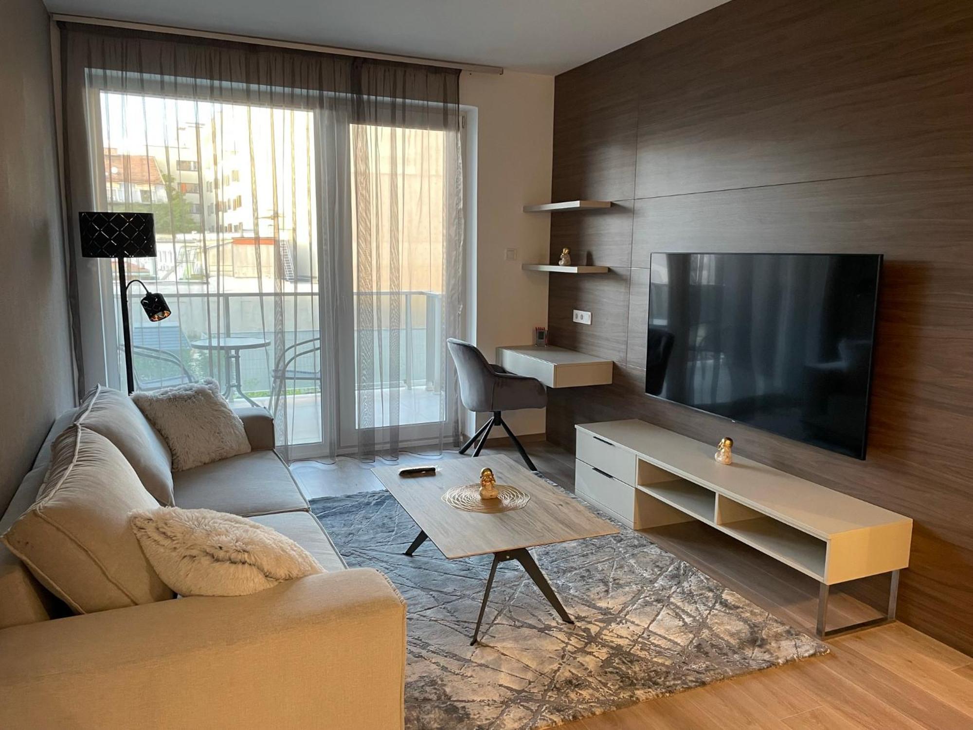 Karzo Lk 201 * Budapest