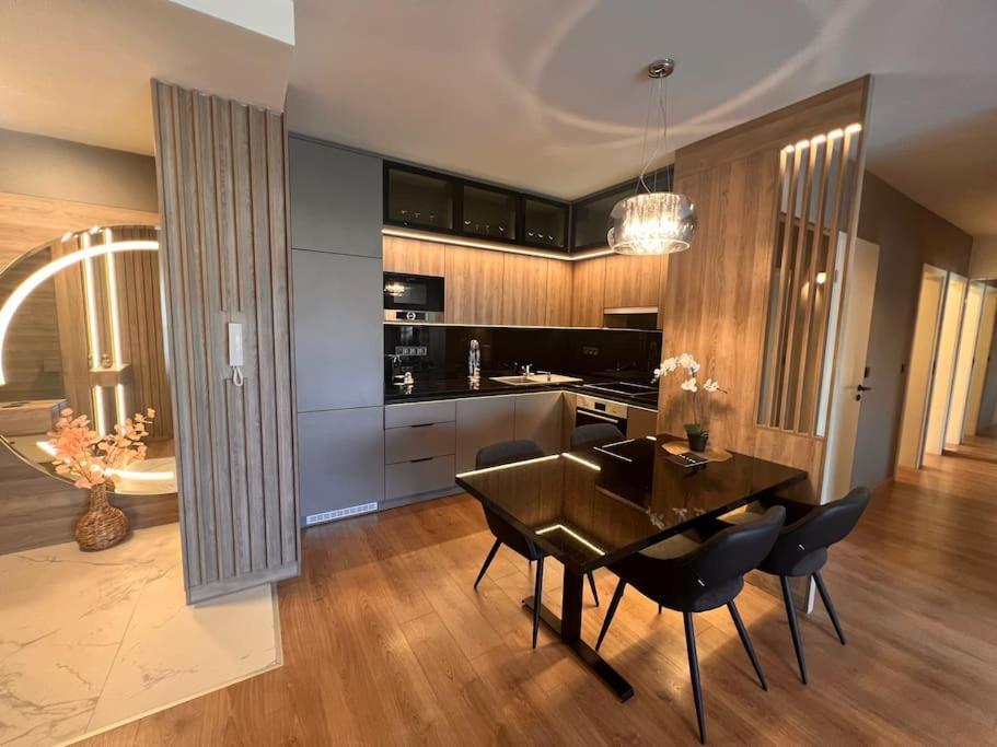 Karzo Lk 601 Apartament *