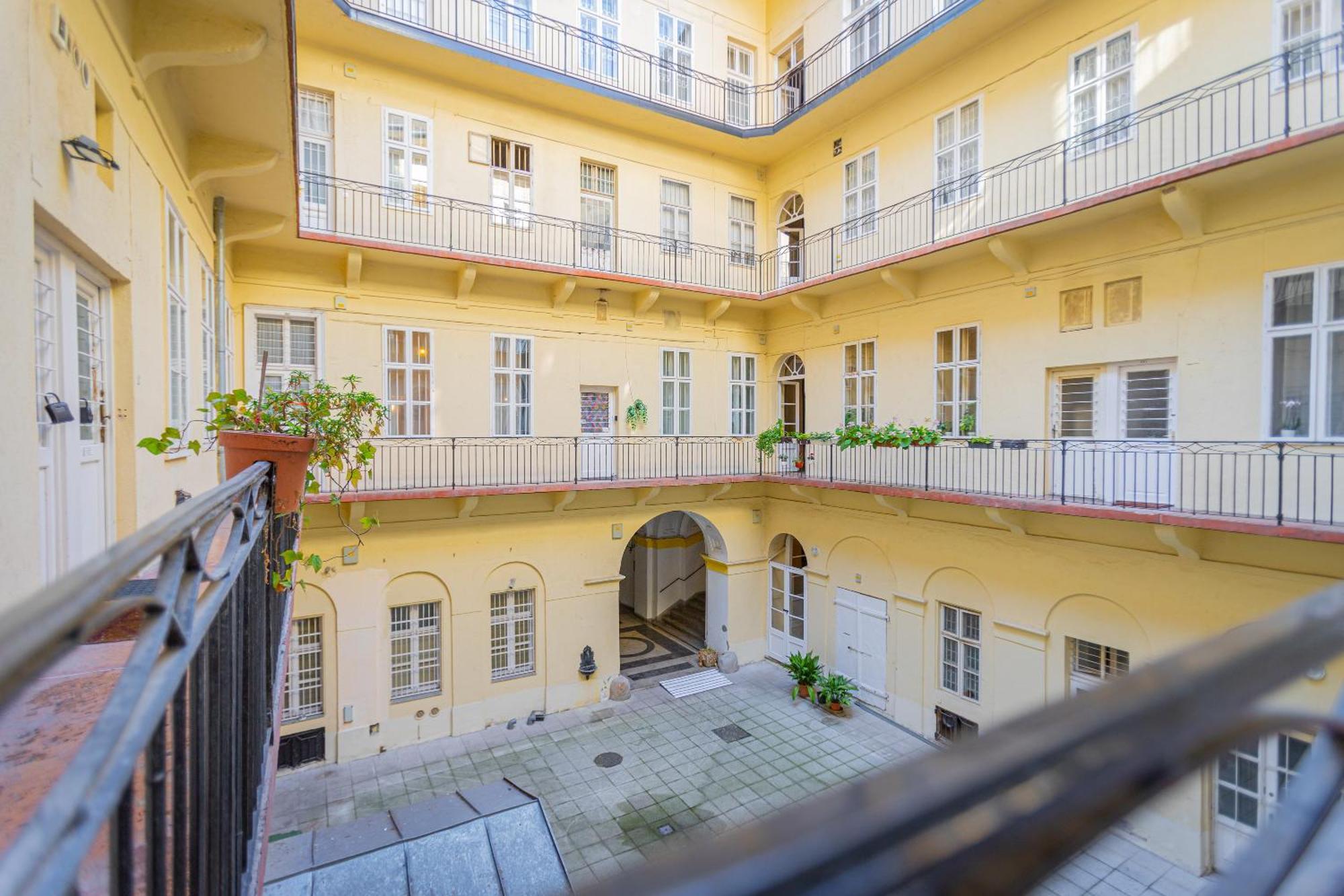 Dorotea - Cosy In The Heart Of * Budapest