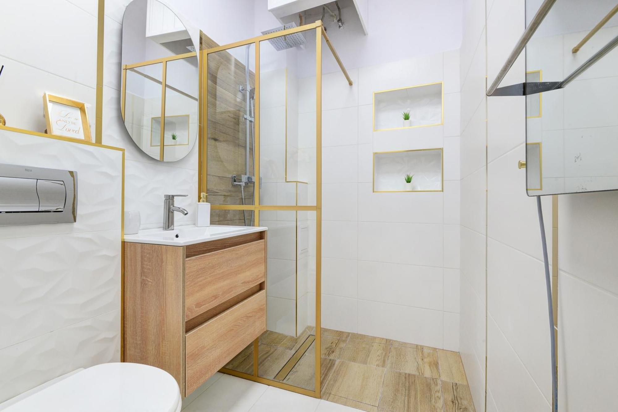 White & Gold Apartment Budapest
