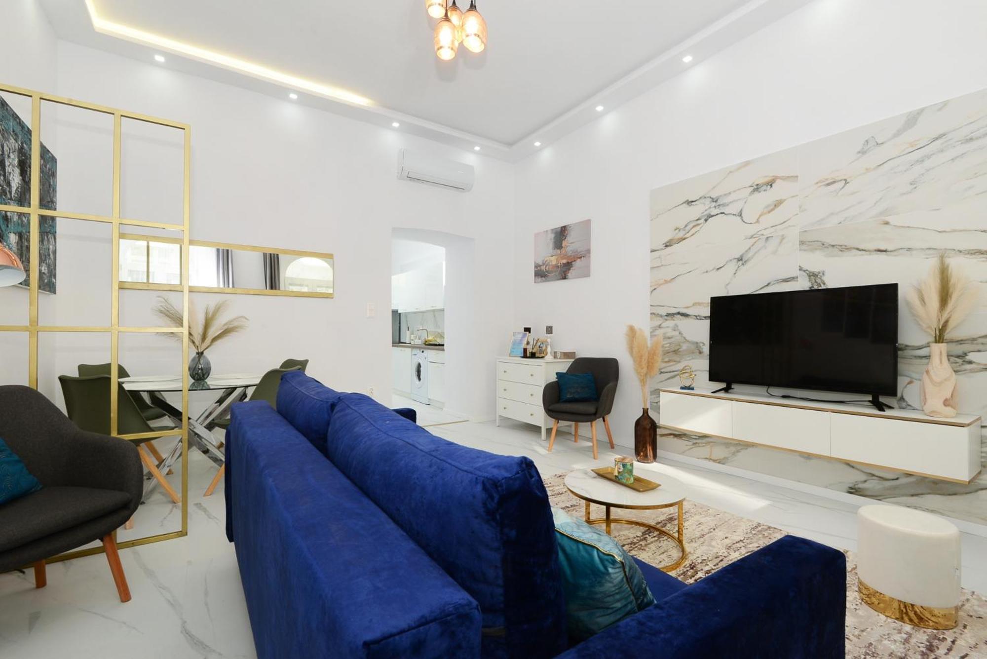 White & Gold Apartment Budapest