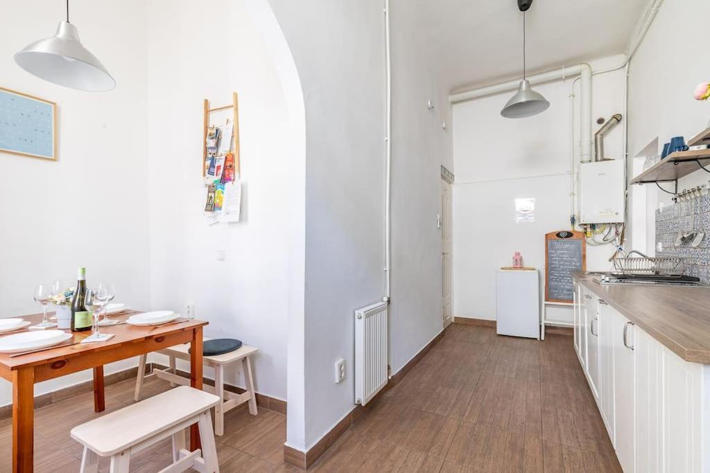 Peace Oasis In The Pulsing Appartamento