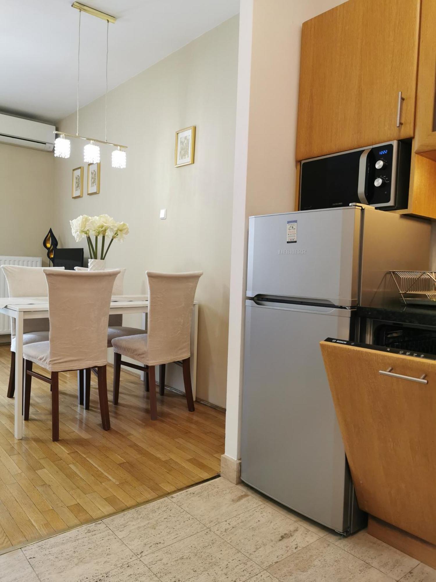 Colours Superior With Free Parking * Budapest