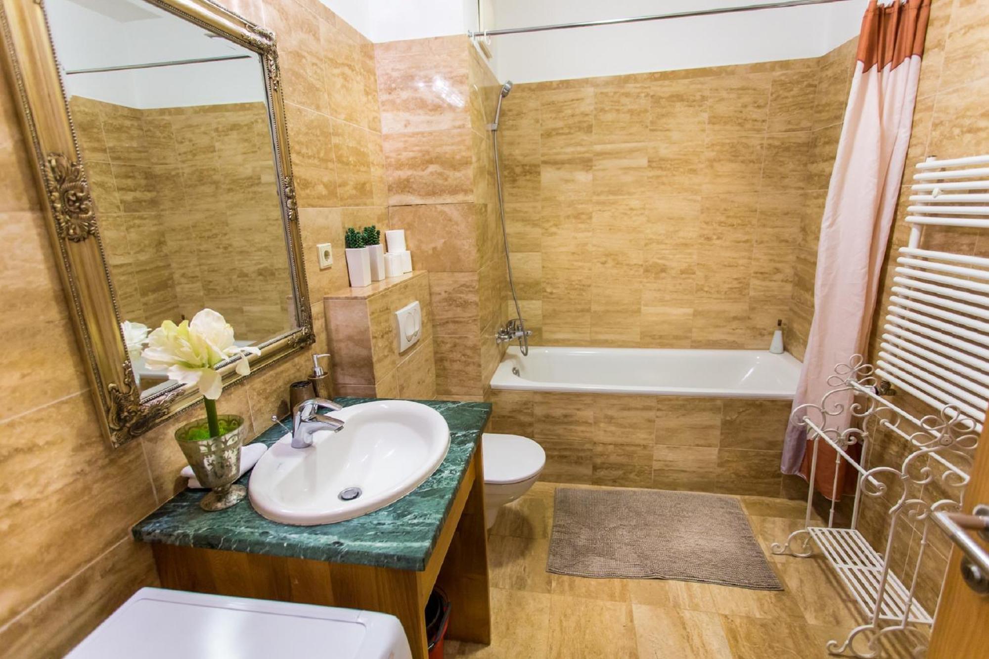 Colours Superior With Free Parking Apartment Budapest