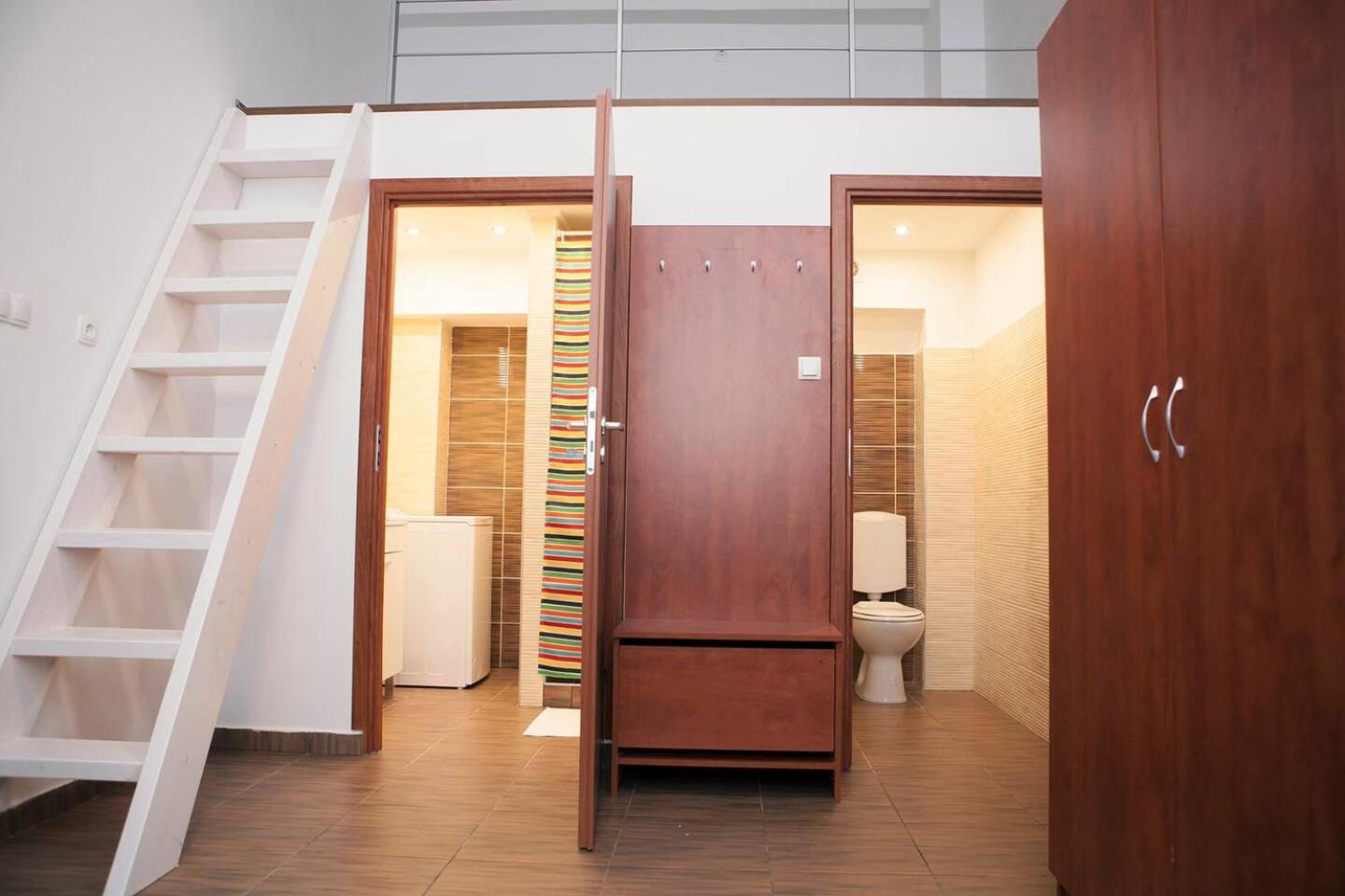 Downtown Csengery 10 Apartman *