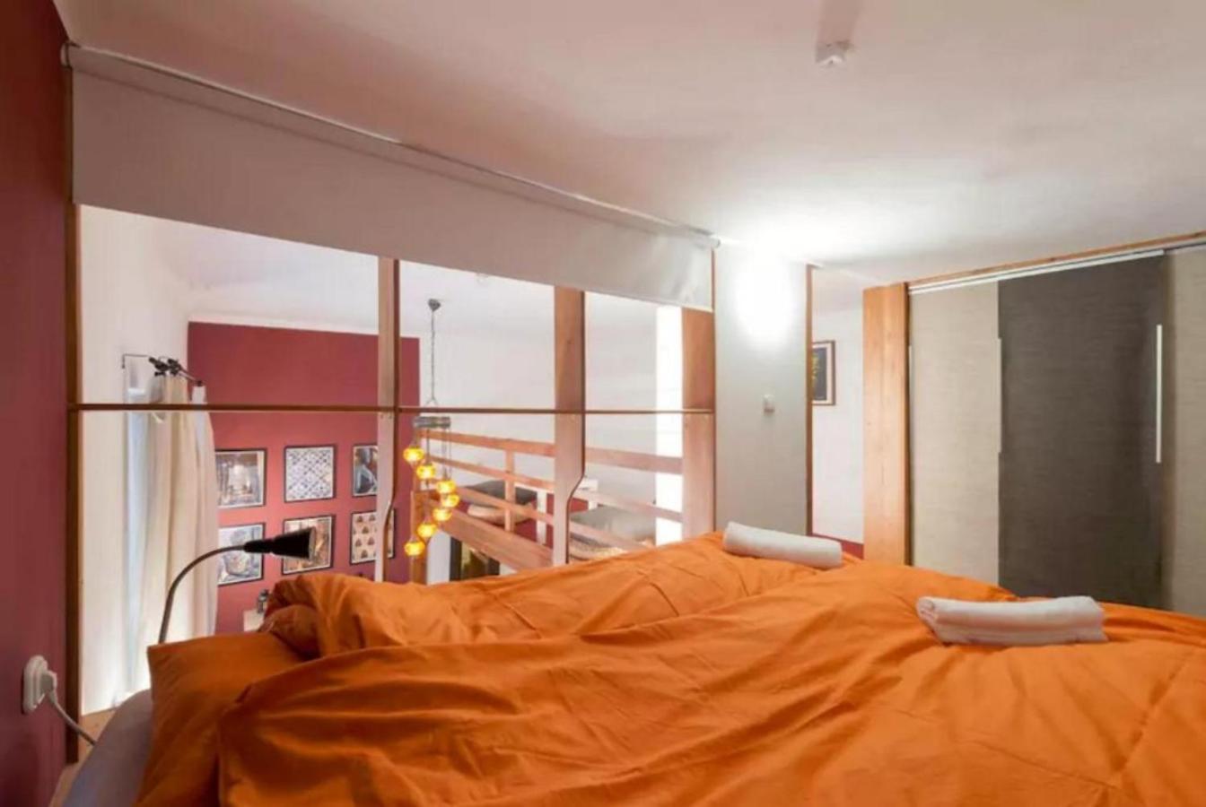 Secluded Mezzanine Near Astoria *