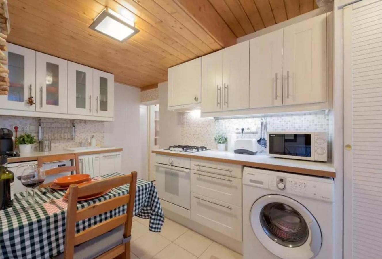 Apartment Secluded Mezzanine Near Astoria