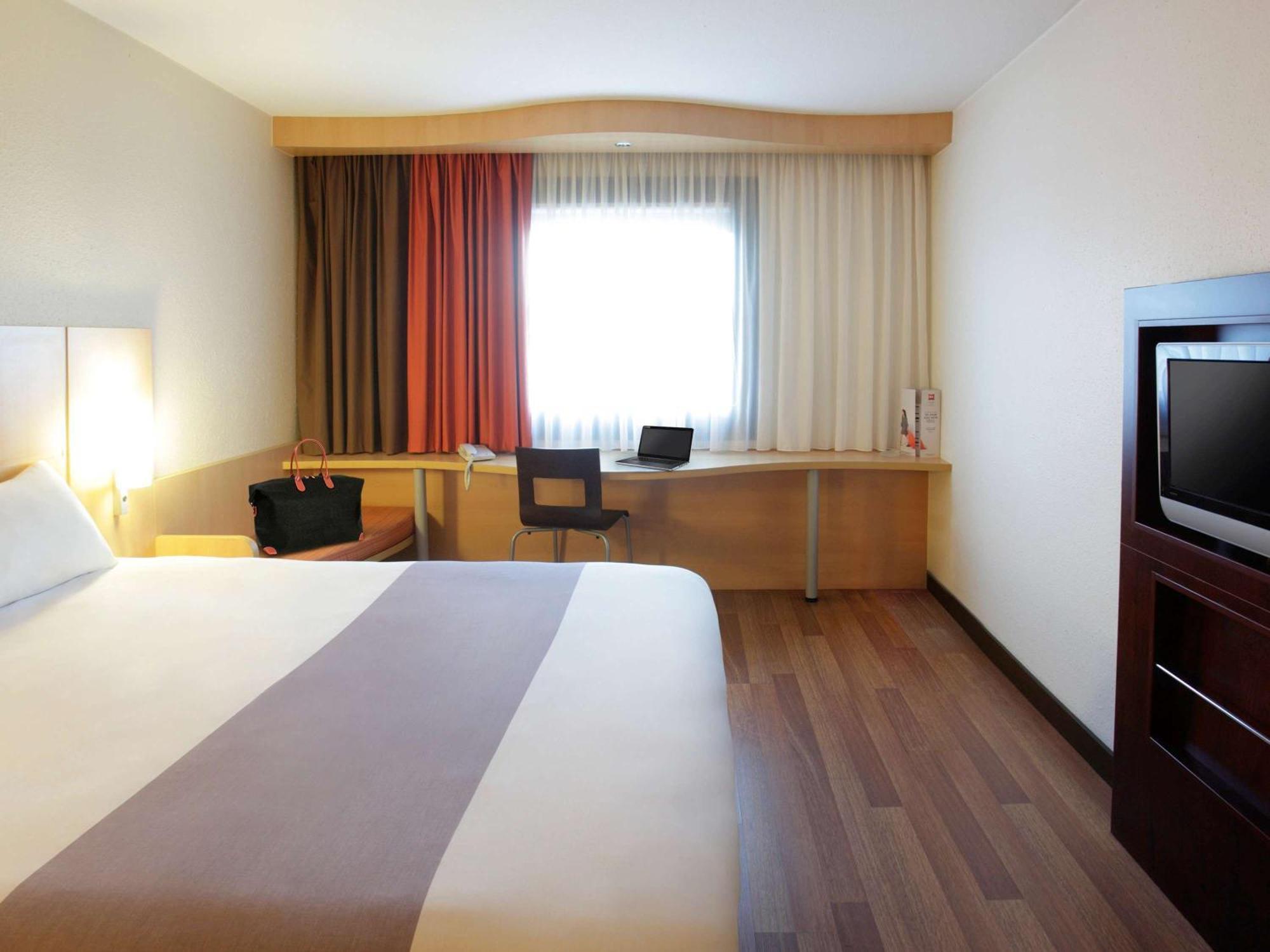 Ibis Heroes Square Budapest