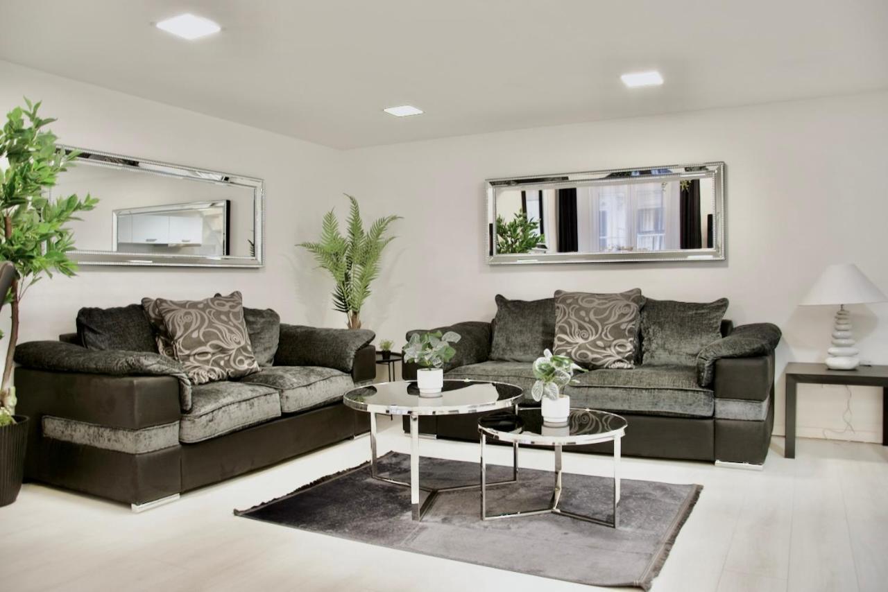 Premium By Hi5- Close To Parliament Apartament