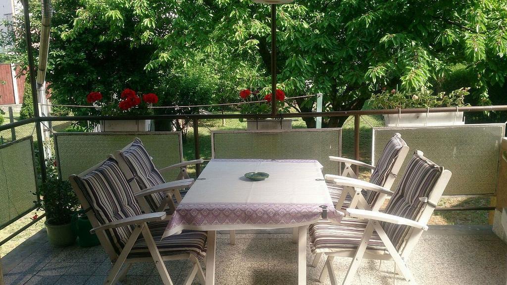 Haus In Mit Garten *