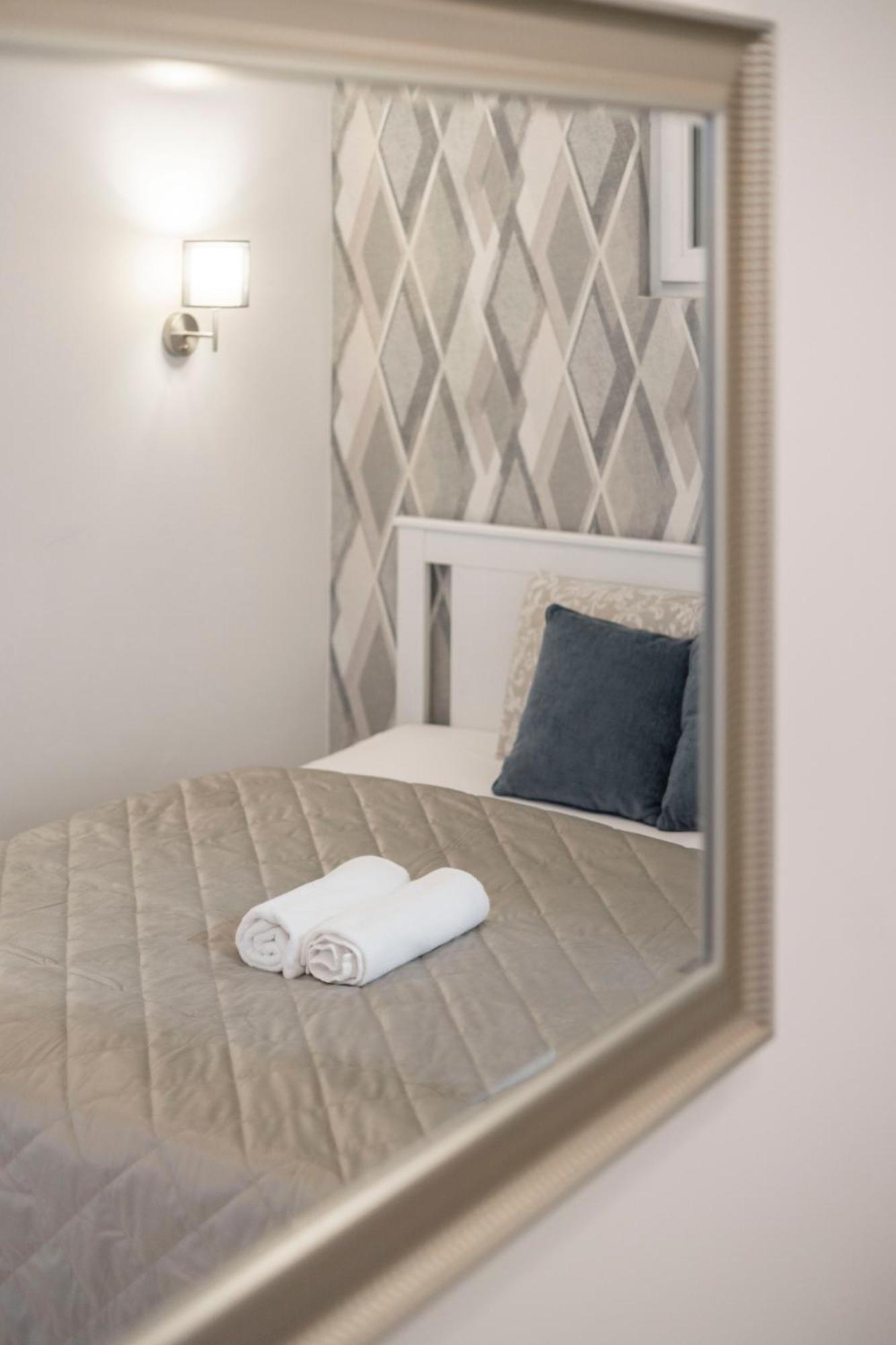 Deluxe Grand W/ 5 Bedrms Apartman