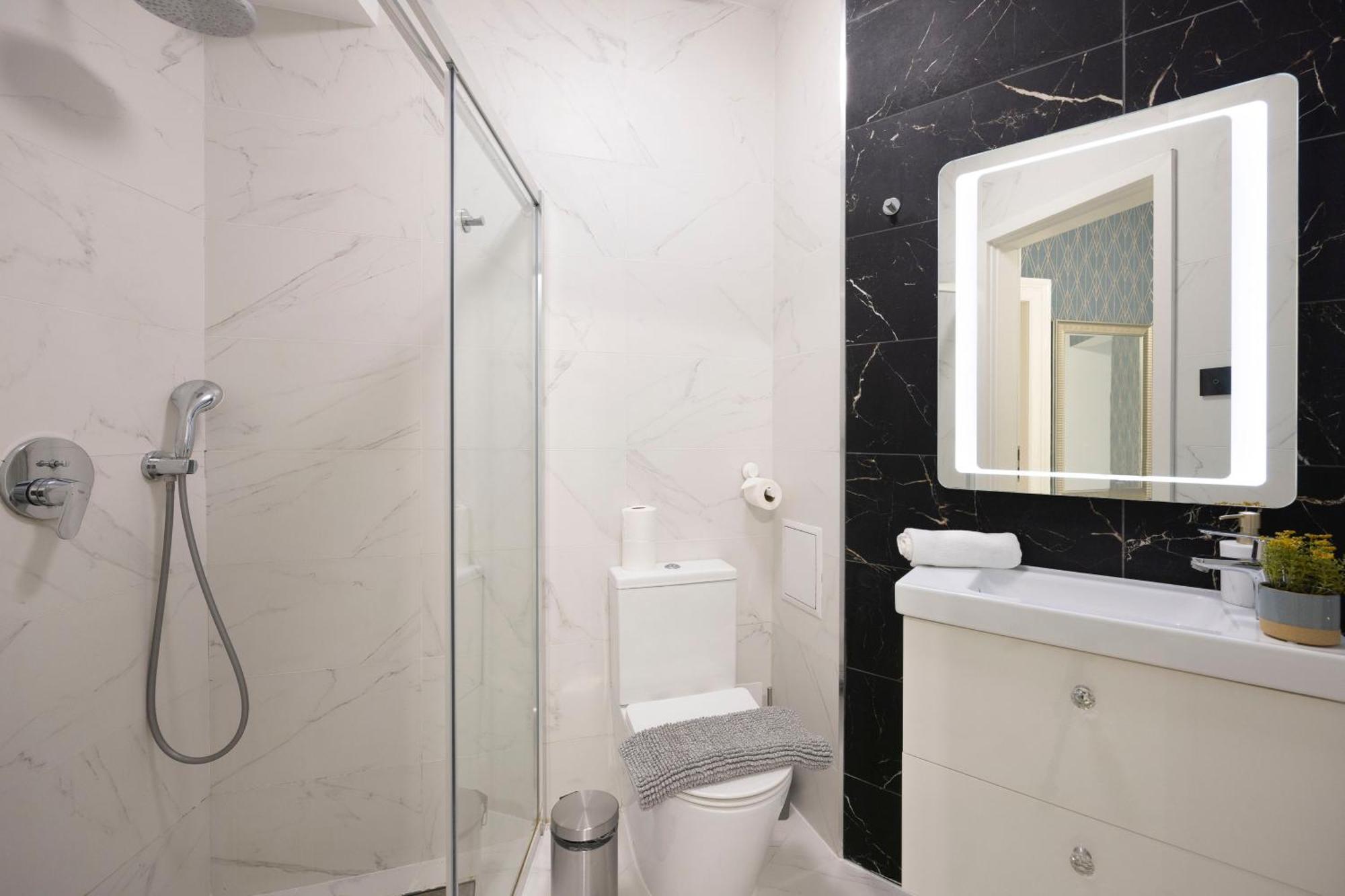 Deluxe Grand W/ 5 Bedrms Apartman