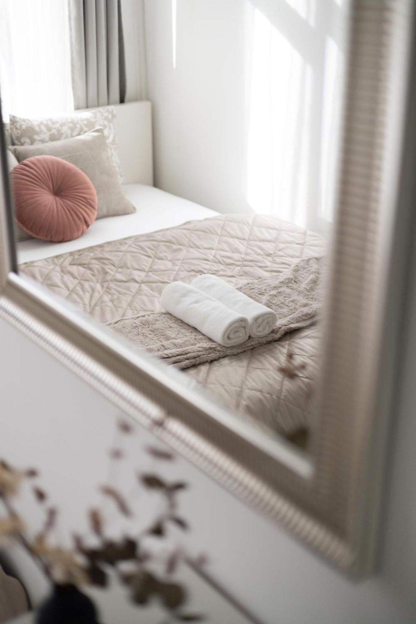 Deluxe Grand W/ 5 Bedrms Apartman Budapest