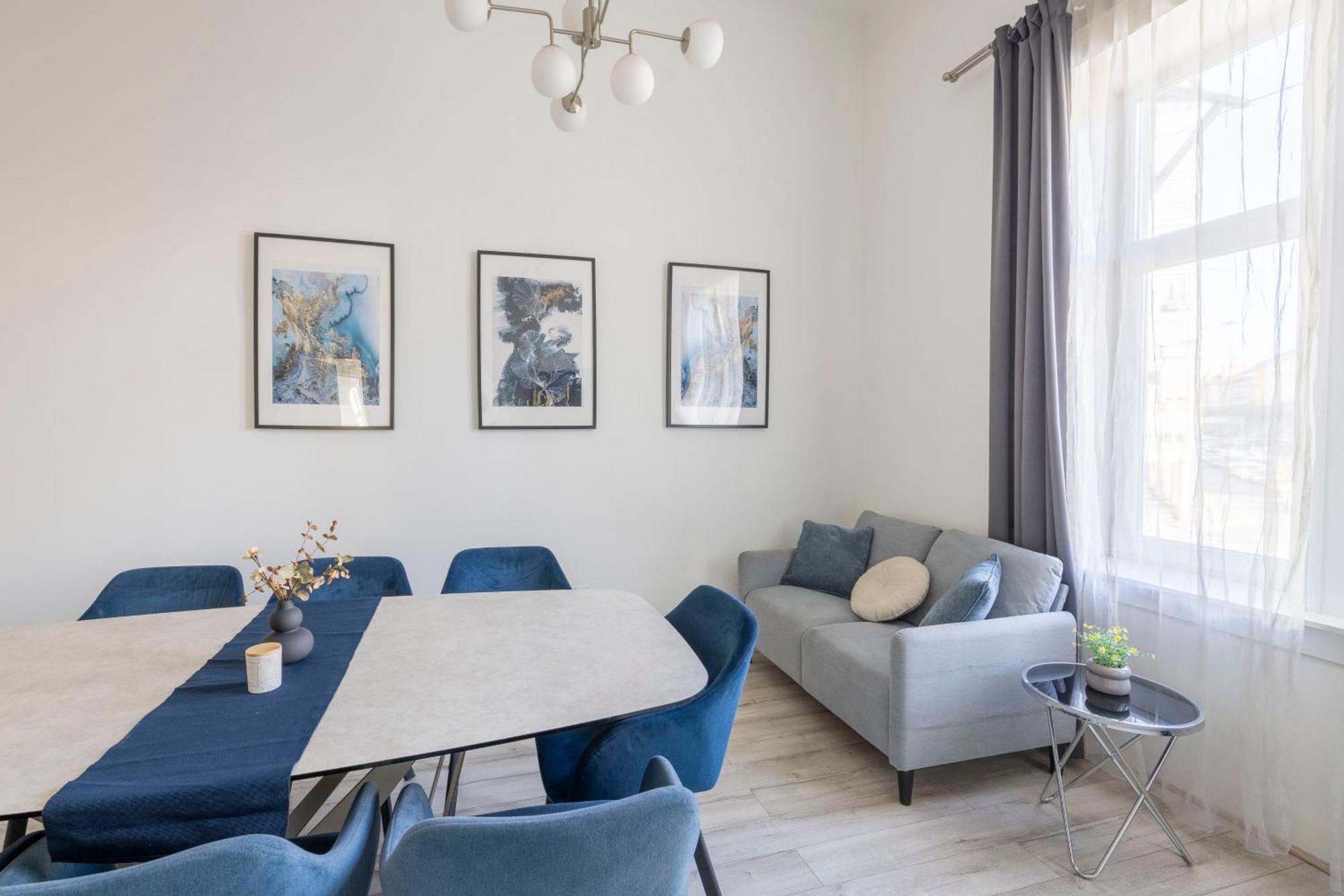 Deluxe Grand W/ 5 Bedrms Apartman Budapest