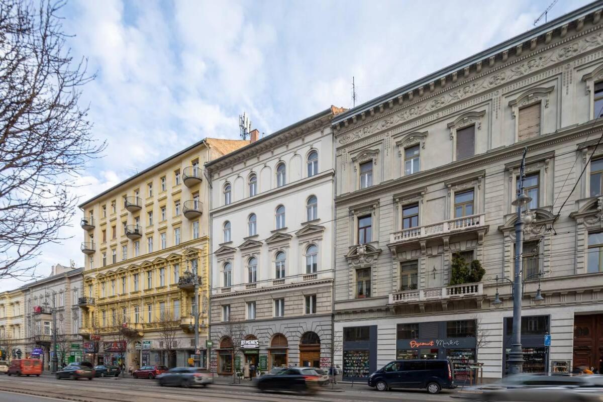Vamhaz Boulevard Budapest