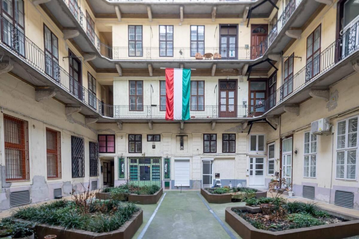 Vamhaz Boulevard Apartment Budapest
