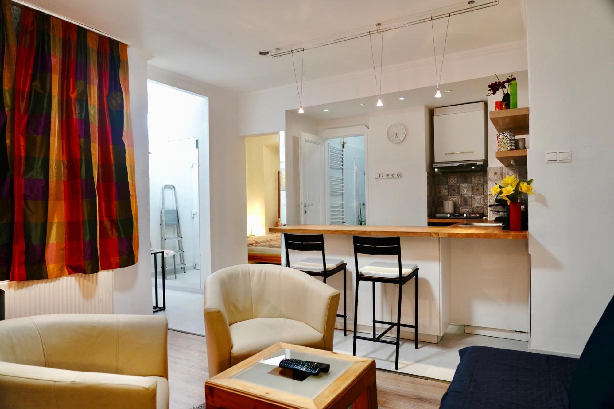 Your Own Pretty Place In The Center Apartment *