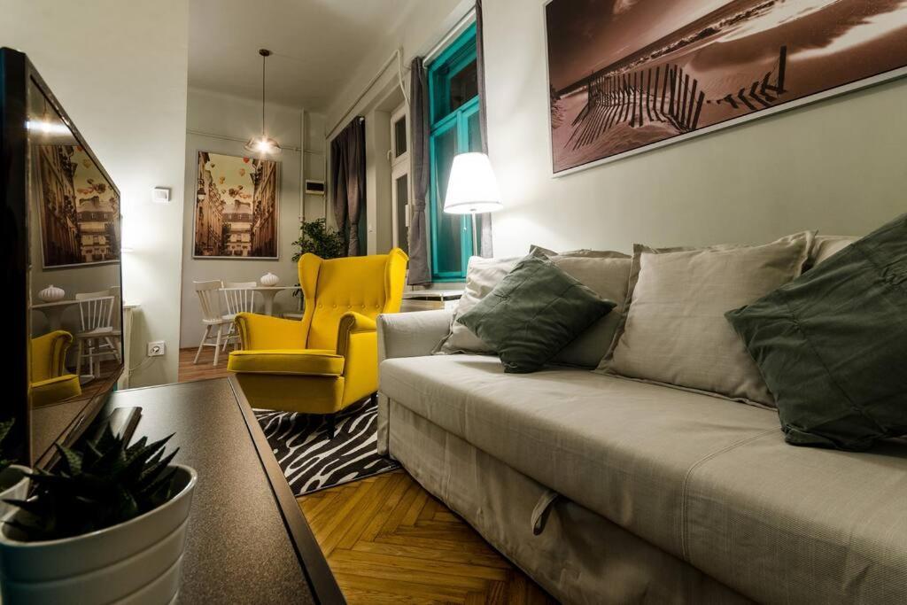 Cosy In Party District K30