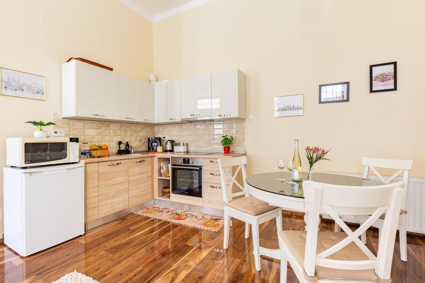 Broadway Center, Fully Equipped, 4 Person * Budapest