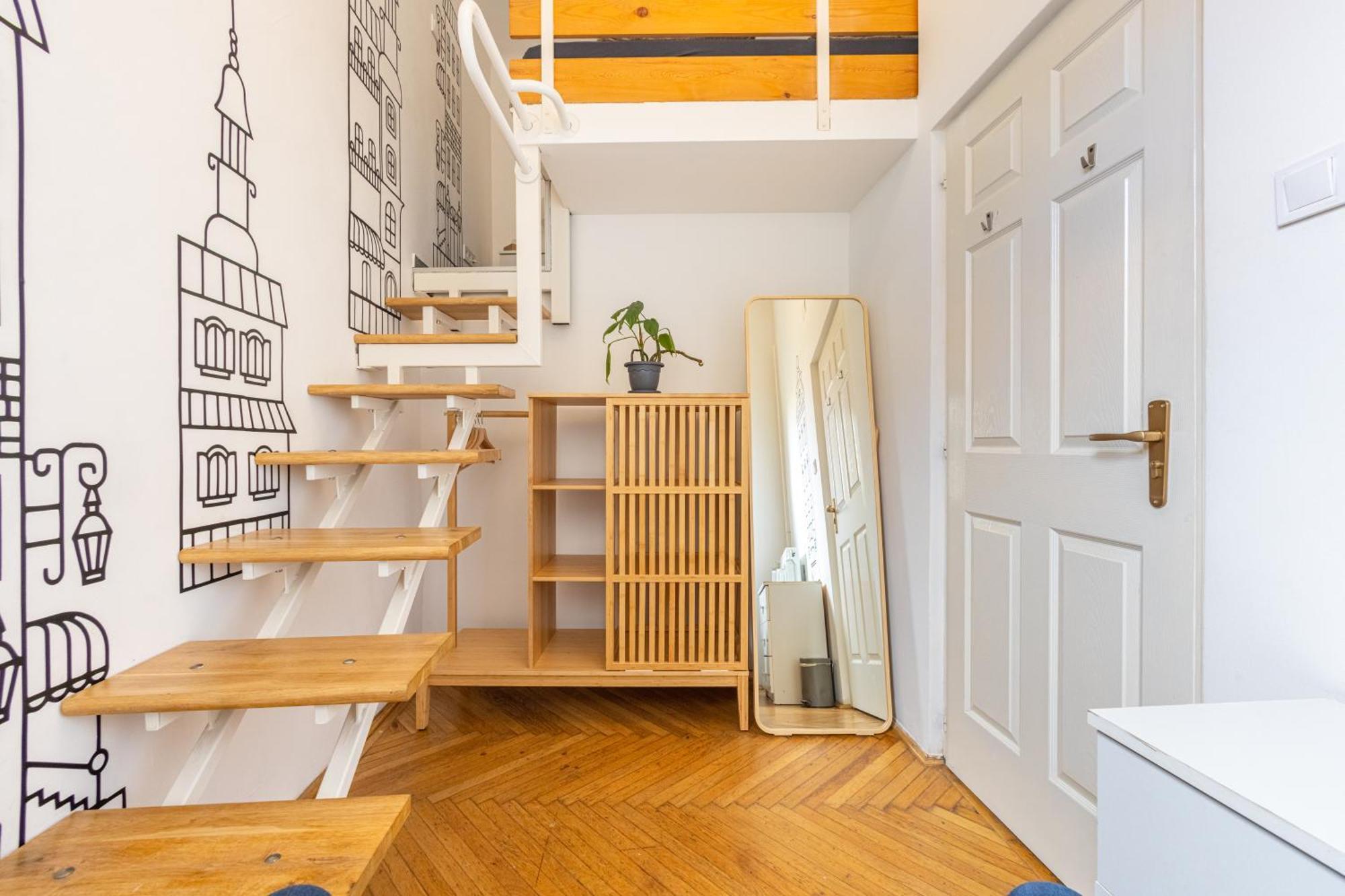 Homestay Gellerico At Deak Square