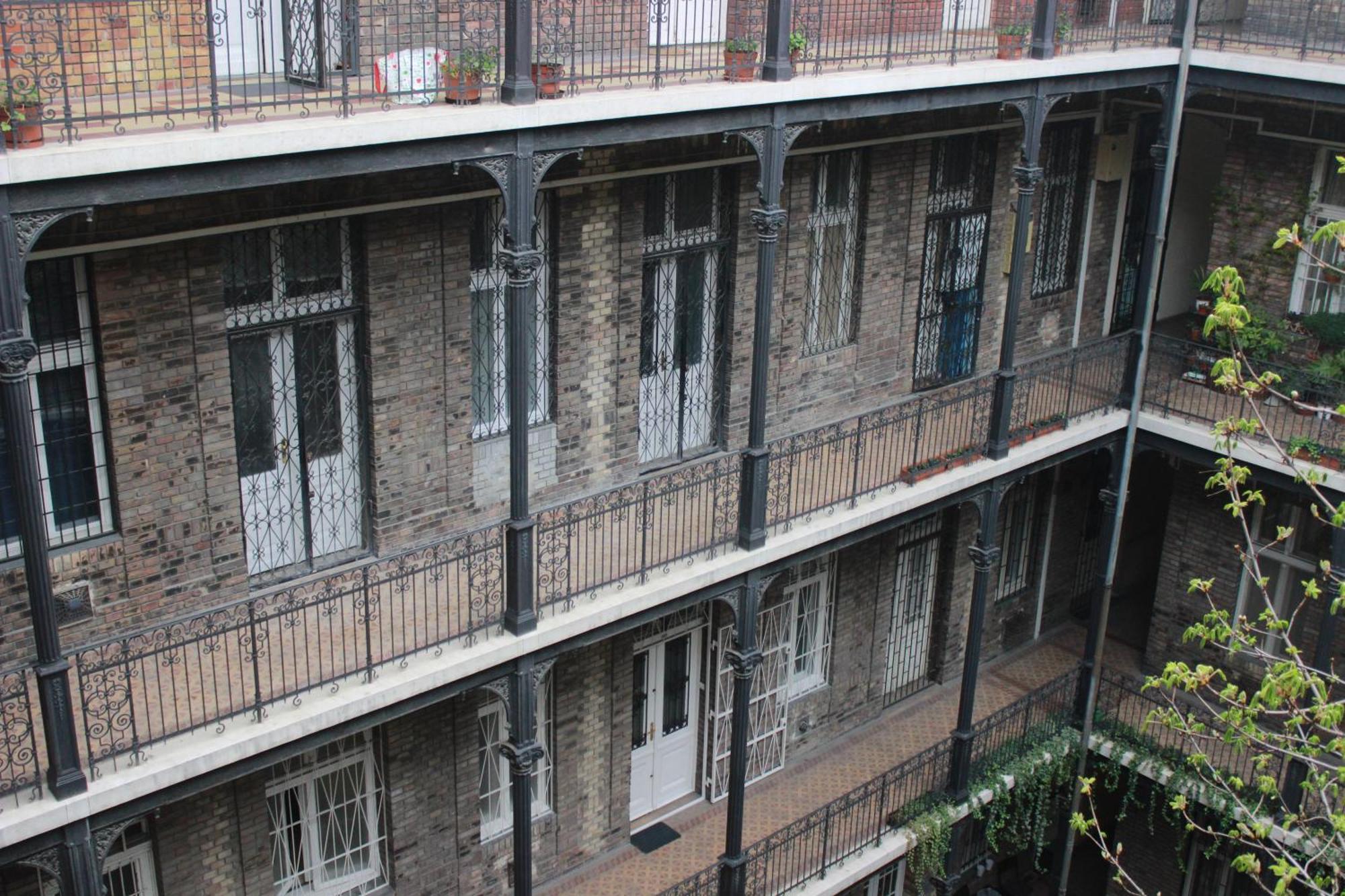 Apartment Downtown Oasis - Your Adventure Starts Here Budapest