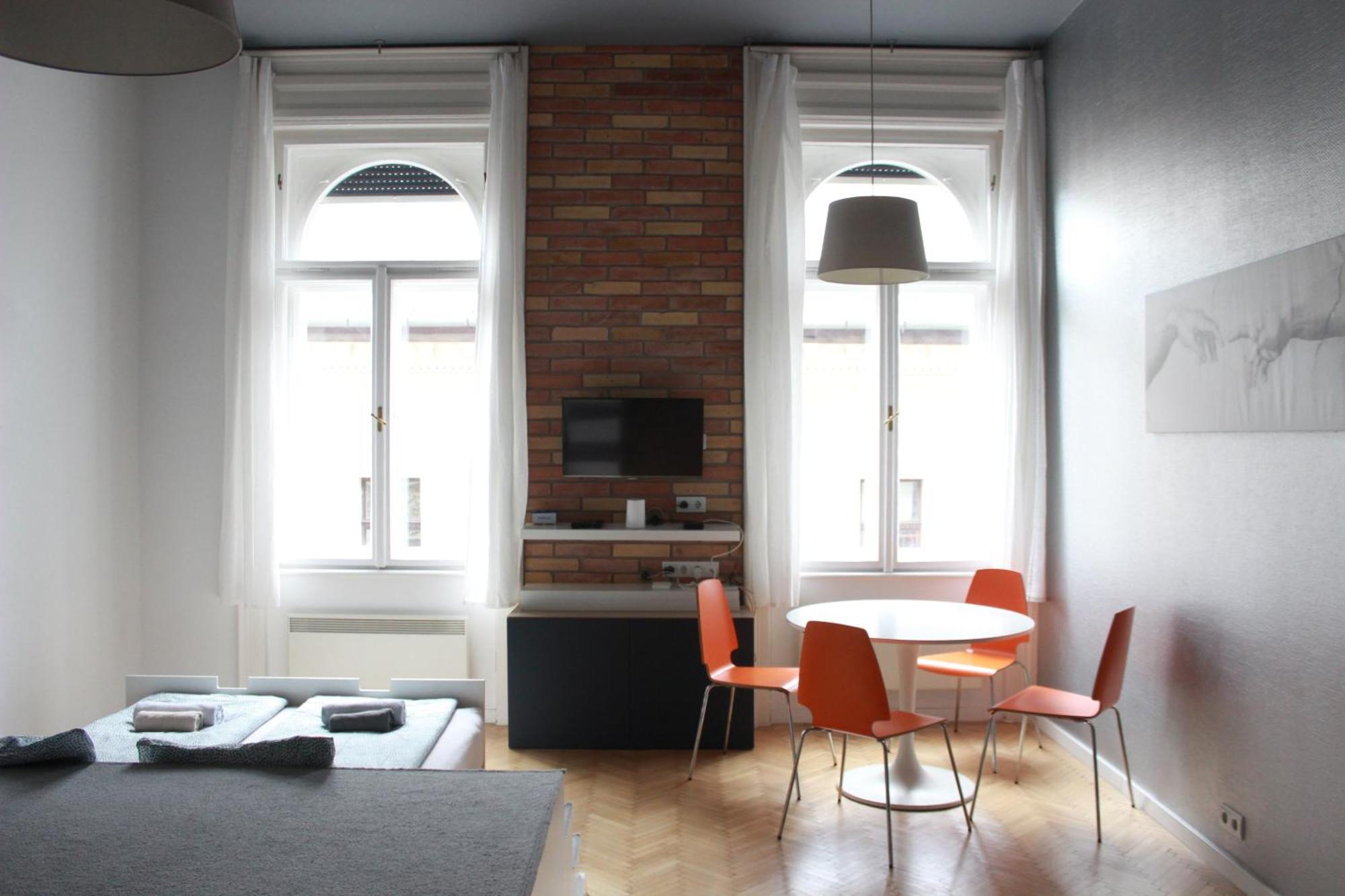 Apartment Downtown Oasis - Your Adventure Starts Here