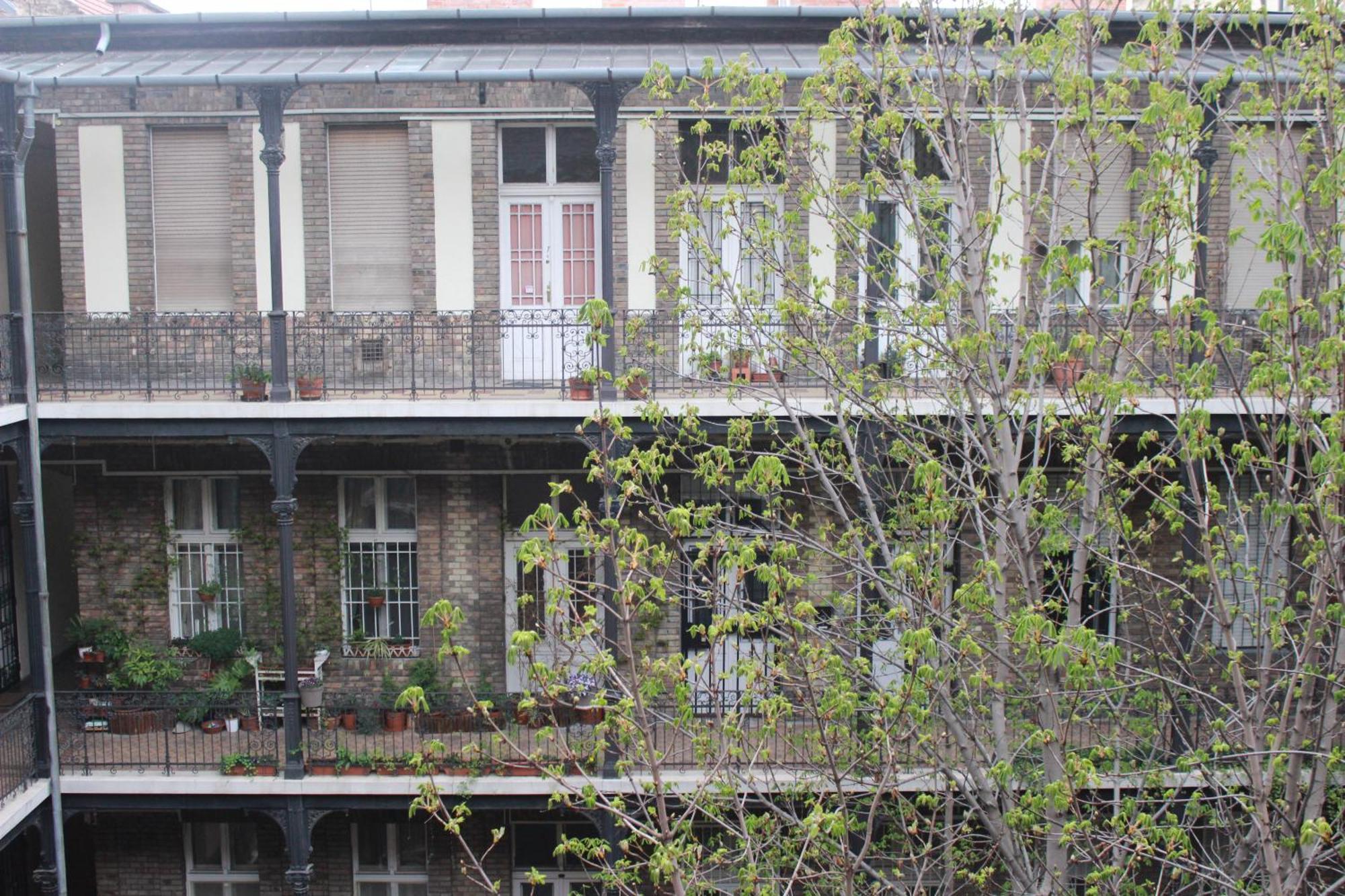 Downtown Oasis - Your Adventure Starts Here Budapest