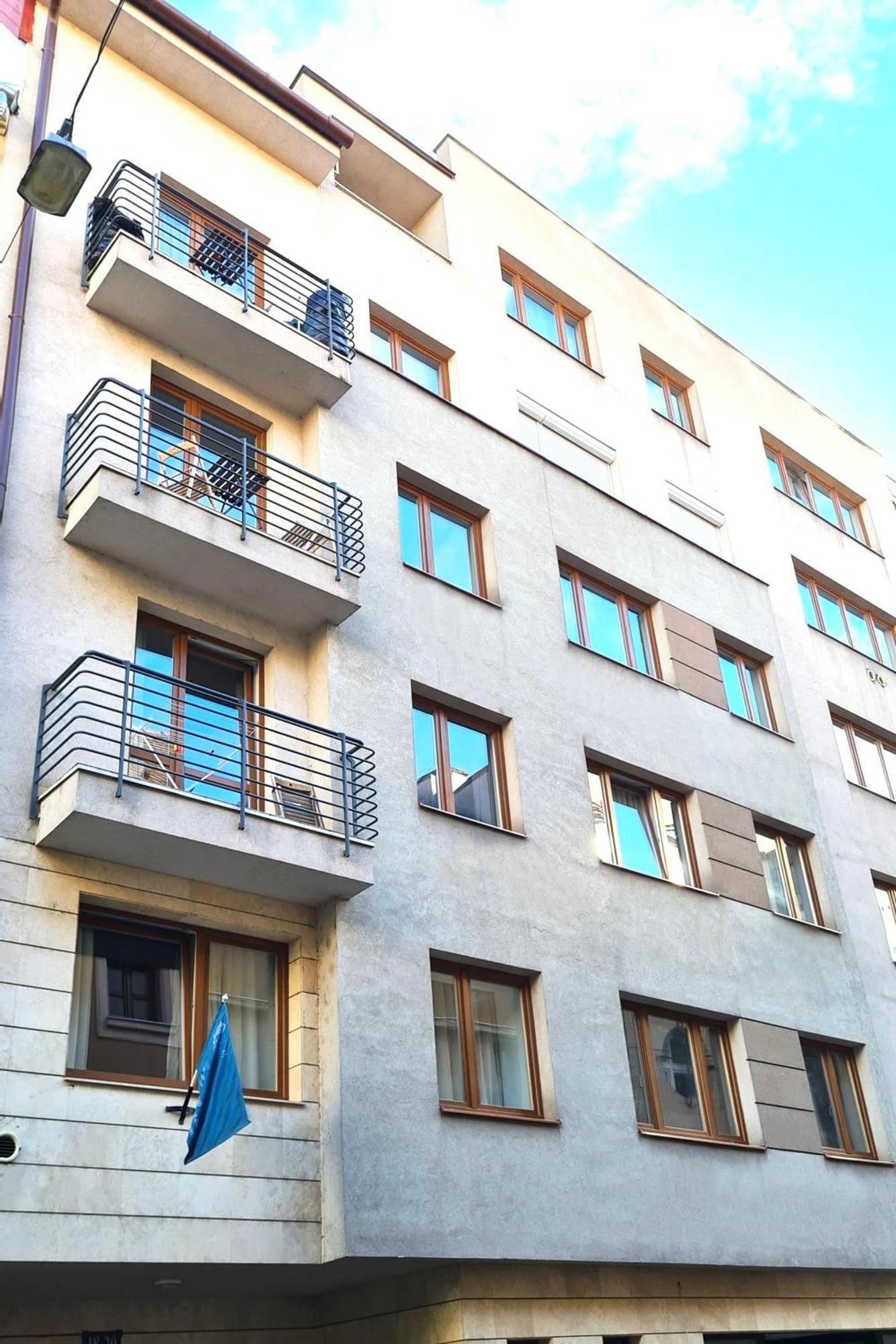Eliza Apartment
