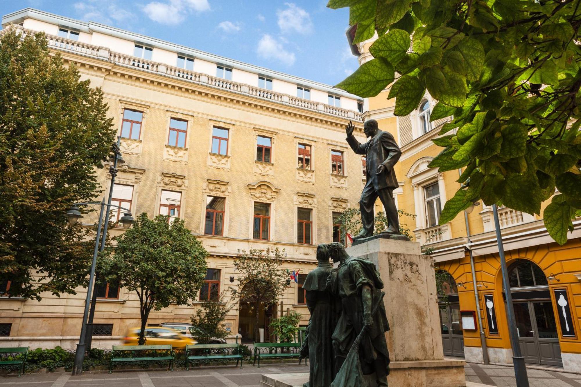 Hotel Eurostars Palazzo Zichy 4*