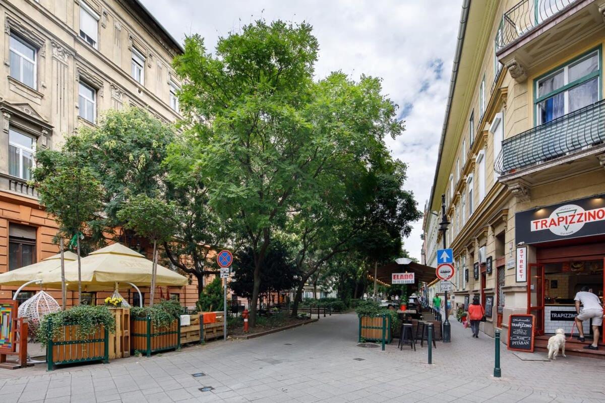 Central And Modern In Angels Street Budapest
